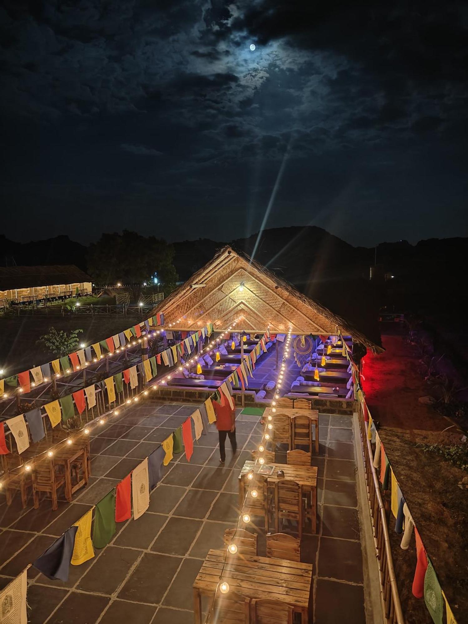 Hotel The Sundown Hampi Extérieur photo